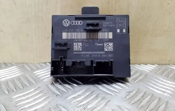 Volkswagen Touareg II Door control unit/module 4H0959795B