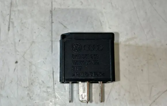 Audi A6 S6 C6 4F Other relay 8K0951253
