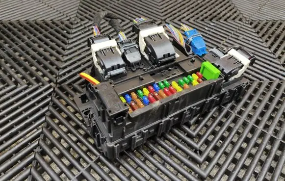 Ford Edge II BSM Control unit JU5T15604