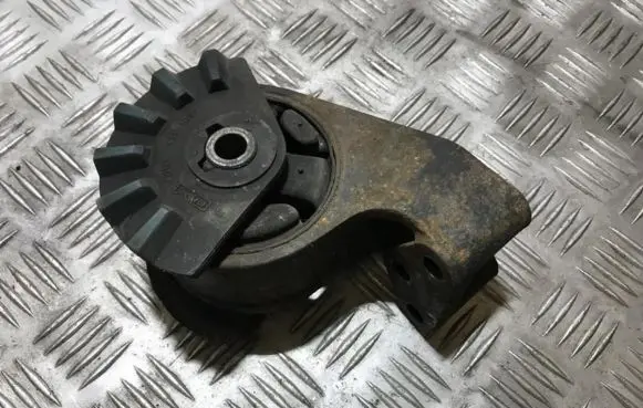 Mitsubishi Carisma Engine mount bracket 30807143