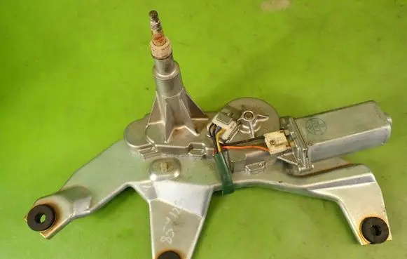 Suzuki Liana Rear window wiper motor 34961-581