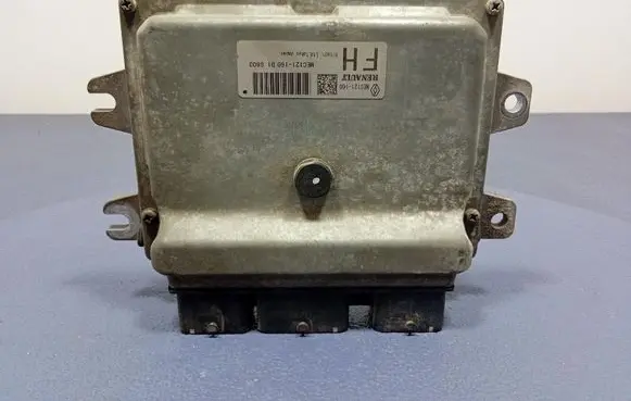 Renault Koleos I Engine control unit/module ECU MEC121160