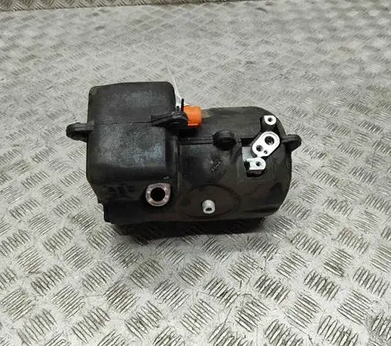 BMW X2 U10 Air conditioning (A/C) compressor (pump) 5B31E59