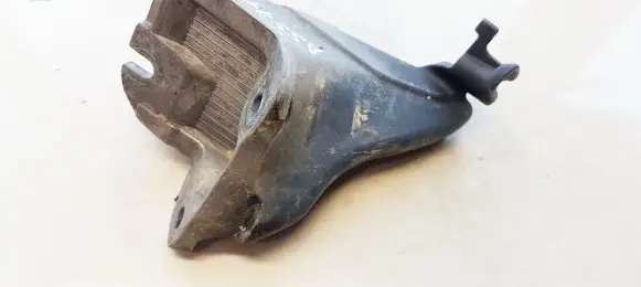 Audi A2 Engine mounting bracket