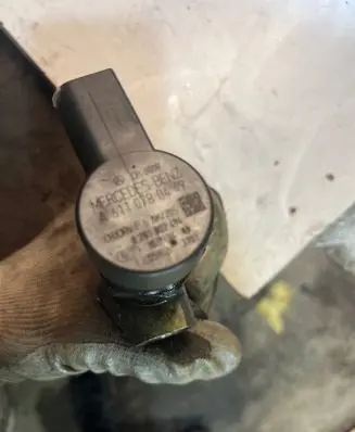 Mercedes-Benz E W211 Fuel main line pipe A6130700195 A6110780449