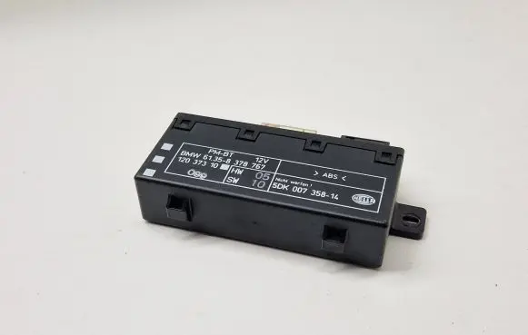 BMW 7 E38 Wing mirror control module 8378767