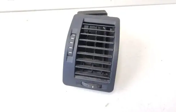 Skoda Octavia Mk2 (1Z) Dashboard side air vent grill/cover trim 1Z0819702