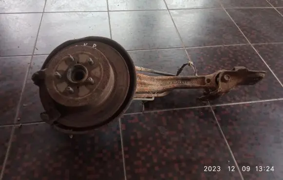 Subaru Legacy Rear wheel hub spindle/knuckle 