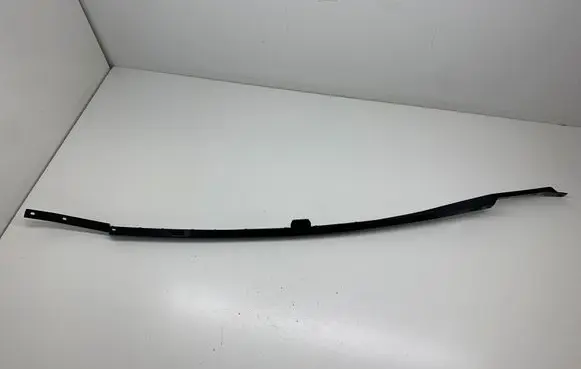 Front bumper lip