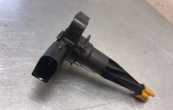 BMW X5 F15 Oil level sensor 8608780