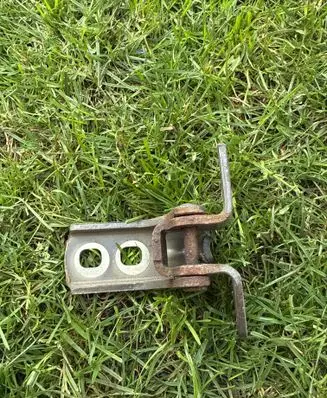 Opel Astra J Front door lower hinge 