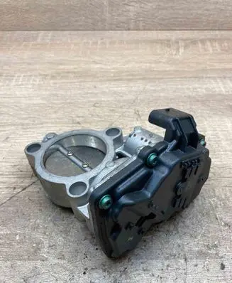 BMW 1 F40 Throttle valve 7618838