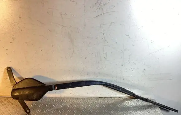 Lexus RX 450H Front wiper blade arm