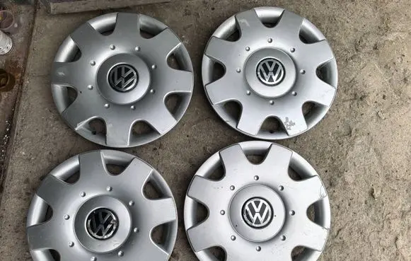 Volkswagen New Beetle R16 wheel hub/cap/trim 1C0601147C