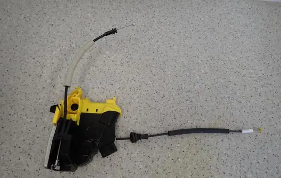 KIA Ceed Rear door lock 81320A2410