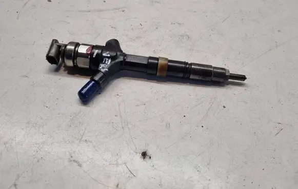 Toyota Corolla Verso E121 Fuel injector 236700G010 01E09449