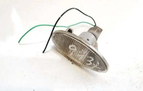 Mitsubishi Lancer Front fender indicator light e130643