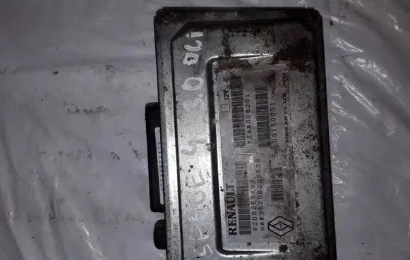 Renault Espace - Grand espace IV Engine control unit/module 8200269493
