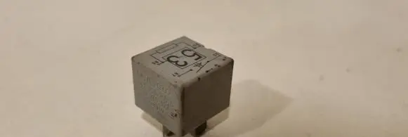 Volkswagen Transporter - Caravelle T4 Other relay 141951253B 20240072
