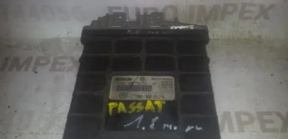 Volkswagen PASSAT B3 Engine control unit/module 0261200752 0261200753