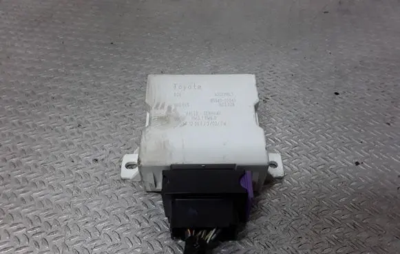 Toyota Avensis T250 Window wiper relay 8594005040