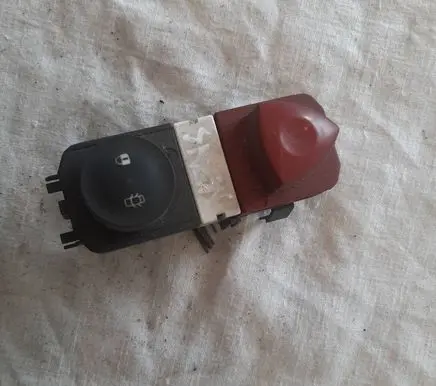 Renault Scenic II - Grand scenic II Hazard light switch 8200109723 8200107808 8200095403