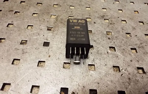 Glow plug pre-heat relay