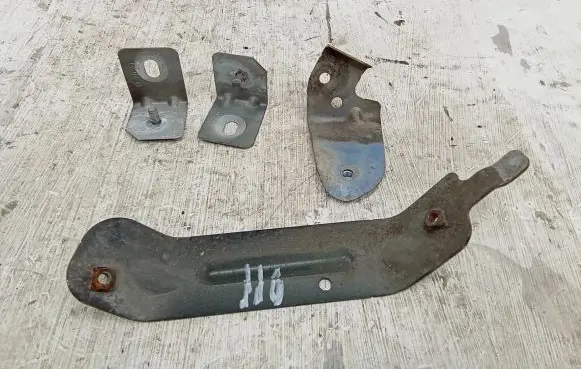 Jaguar XF X250 Fender mounting bracket 8X23I6H028