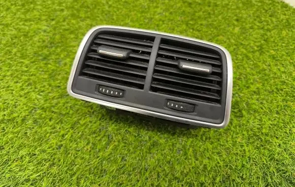 Rear air vent grill