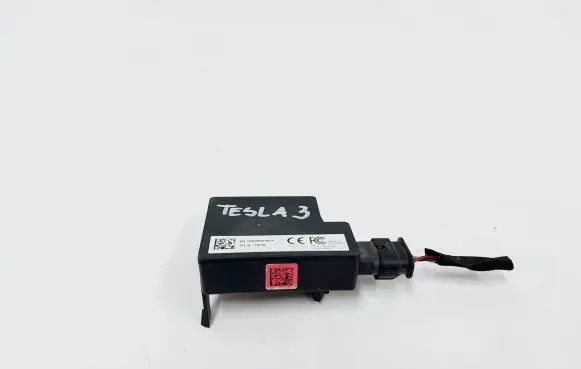 Tesla Model 3 Distronic sensor radar 1097855-00-F