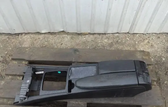 Mercedes-Benz C AMG W204 Other center console (tunnel) element