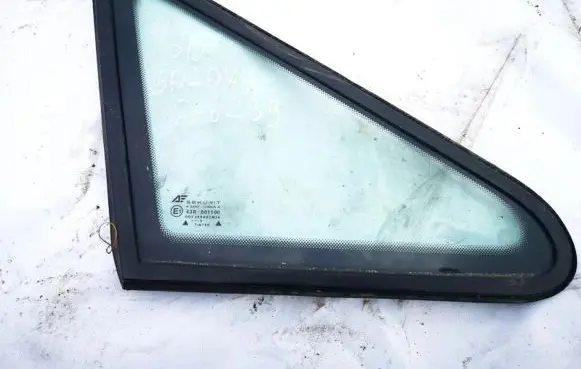 Ford Galaxy Front triangle window/glass 