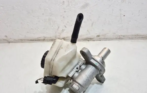 BMW 3 F30 F35 F31 Master brake cylinder 1859362