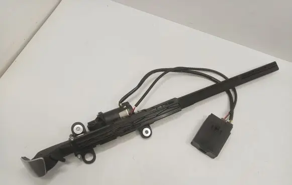 BMW 4 F32 F33 Front seatbelt 7307915 72117307915 9273584