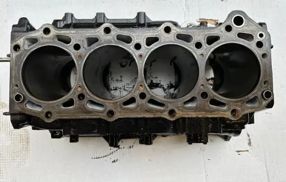 Nissan Patrol Y61 Engine block 11009VC100 11009VC110