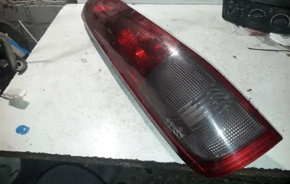 Nissan X-Trail T30 Rear/tail lights