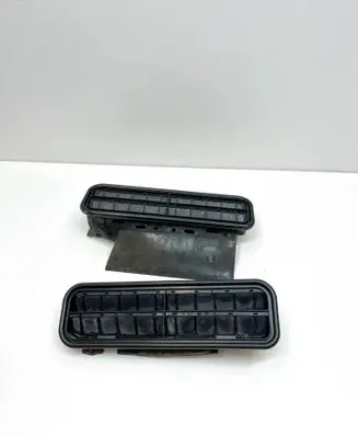 Mercedes-Benz SL R230 Quarter panel pressure vent A2118300042 A2308300342