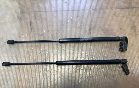Mitsubishi Outlander Tailgate/trunk strut/damper 5802A007 1242VW0420N 5802A008