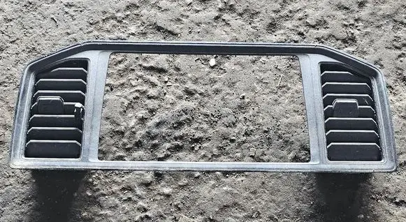 Volkswagen Crafter Dash center air vent grill brak