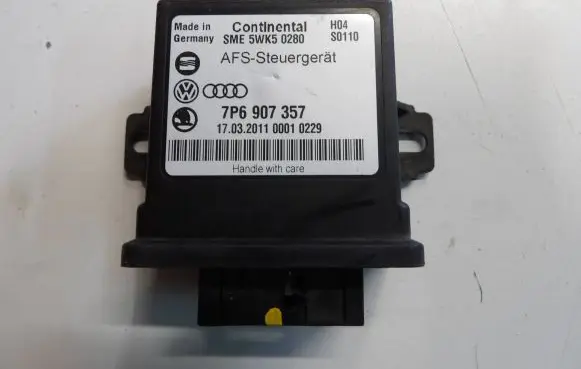 Volkswagen Touareg II Light module LCM 7P6907357 5WK50280