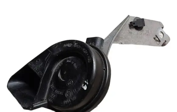 Volkswagen Touareg II Horn signal 7P6951223A E93881165