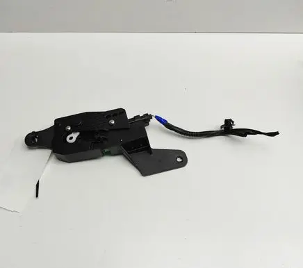 Fuel tank cap lock