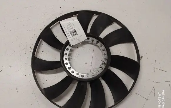 Volkswagen PASSAT B5 Fan impeller 058121301B