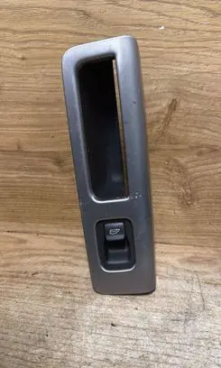 Volvo V50 Electric window control switch 8679681