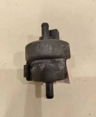 Volkswagen PASSAT CC Valve vacuum 058133459