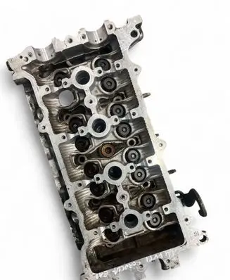 Toyota Corolla Verso AR10 Engine head M1067905