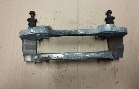 Chrysler Voyager Front Brake Caliper Pad/Carrier 