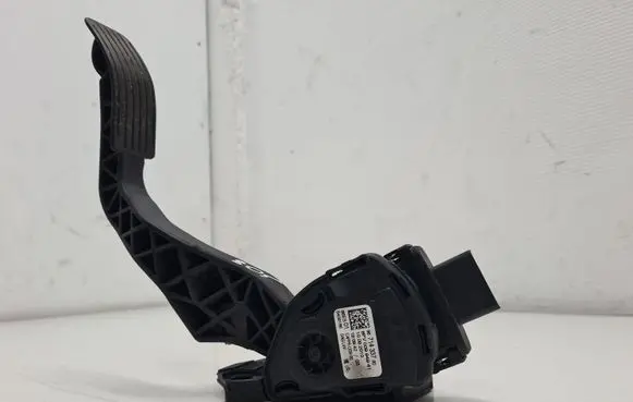 Peugeot 308 Accelerator throttle pedal 9671433780