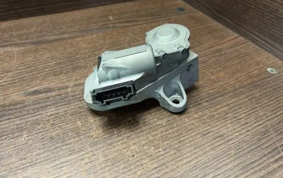 Mercedes-Benz Sprinter W906 Steering wheel lock 0375456132 A0375456132