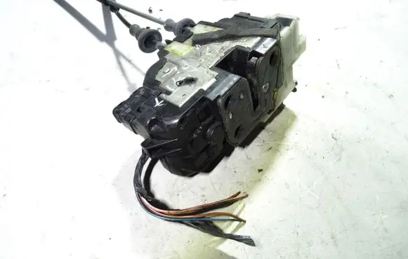 Hyundai Sonata Front door lock 813203K017